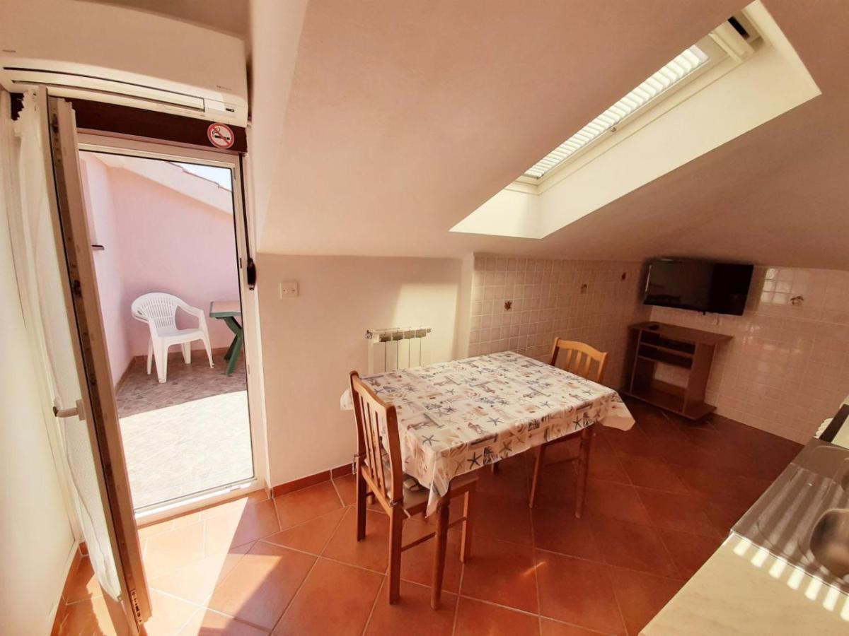 Apartments Izabela Muzic-Fornaric Црес Екстер'єр фото