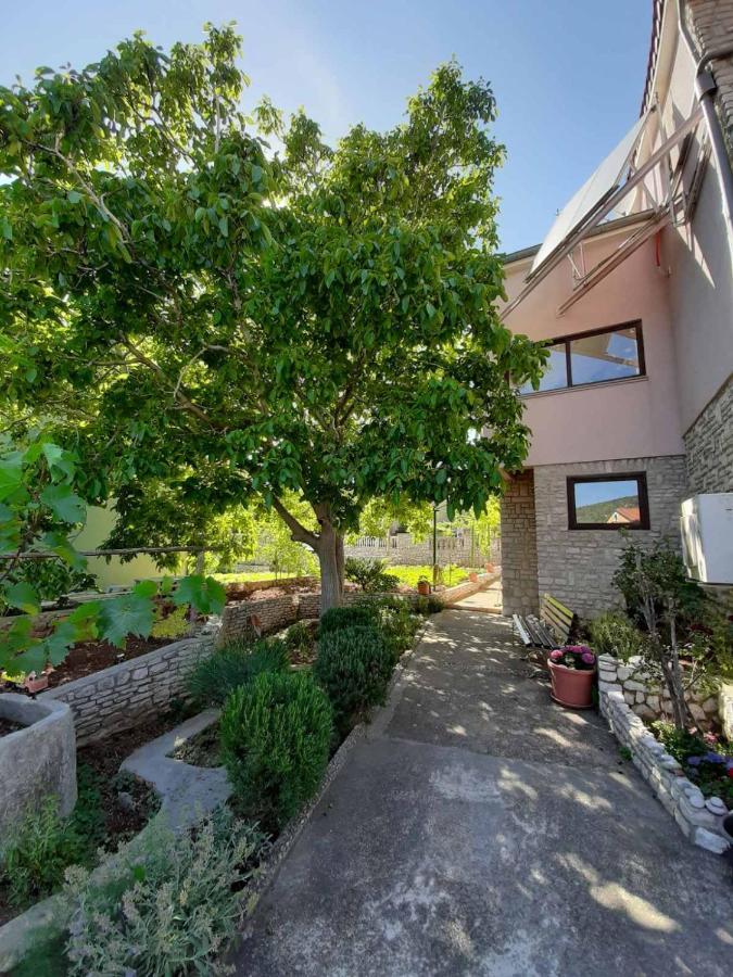 Apartments Izabela Muzic-Fornaric Црес Екстер'єр фото